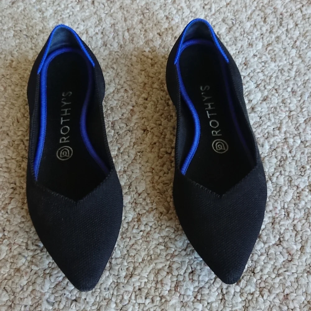 Rothy's the point Solid black flat size 7